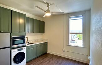 Studio, 1 bath, 243 sqft, $1,550, Unit 223