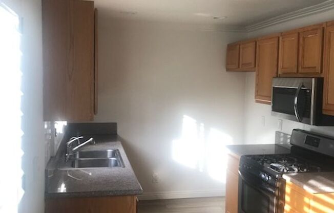 2 beds, 1.5 baths, 807 sqft, $2,398, Unit 202