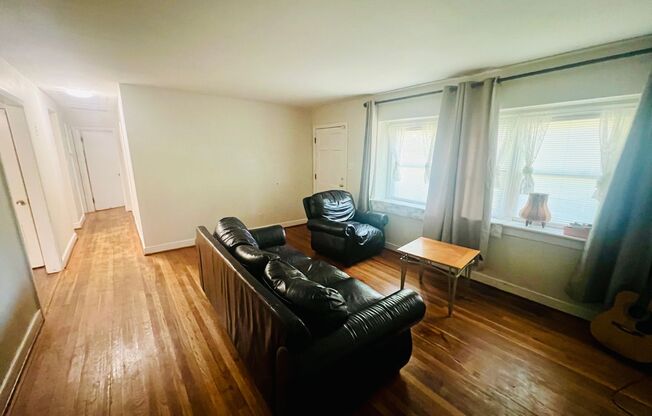 3 beds, 1 bath, $2,250