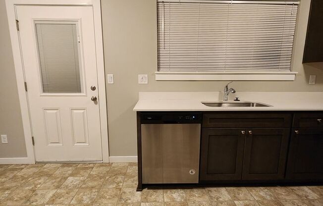 #411 PLYMOUTH APARTMENTS