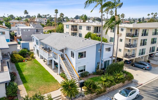 Stunning 2 Bed/1 Bath With Bay Views In Crown Point *W/D in Unit*