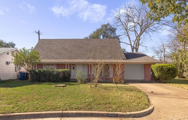 Lovely 4/2 in Brentwood Neighborhood