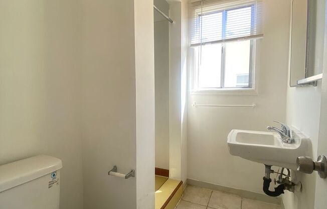 Studio, 1 bath, $1,450, Unit 8