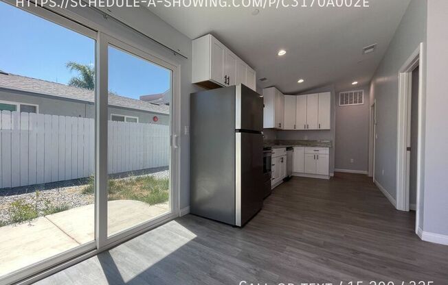 1077 GREENFIELD DR