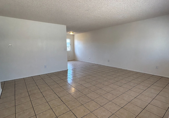 1108 E FT LOWELL