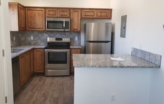 2 beds, 1 bath, $1,350, Unit Unit F102