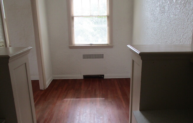 1 bed, 1 bath, $700, Unit 409