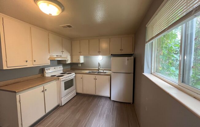 2 beds, 1 bath, $1,395, Unit #1