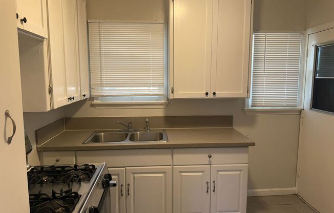 2600 W. 43rd Pl