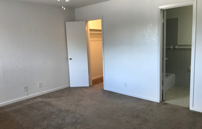 2 beds, 2 baths, 1,012 sqft, $735, Unit 107