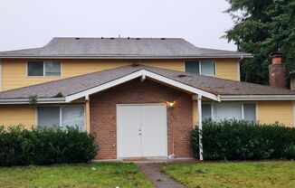 Central Everett 4-Plex