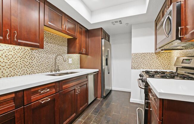 Modern 2-Bedroom Home in Prime West Hollywood