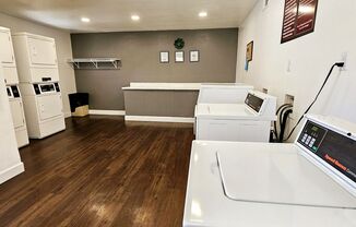2 beds, 1 bath, 889 sqft, $1,295