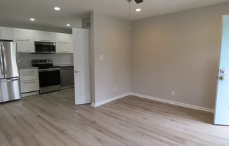 2 beds, 1 bath, $1,295, Unit Unit B