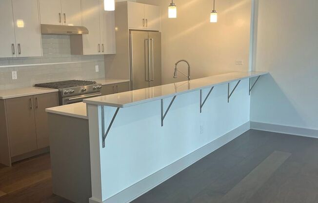 1 bed, 1 bath, 927 sqft, $1,650, Unit 957 Liberty Ave #203