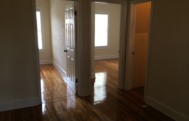 1 bed, 1 bath, $1,250, Unit 919-A SW 5th Ave