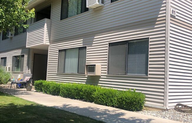 Skyview Apartments - 611 N. Baker St.