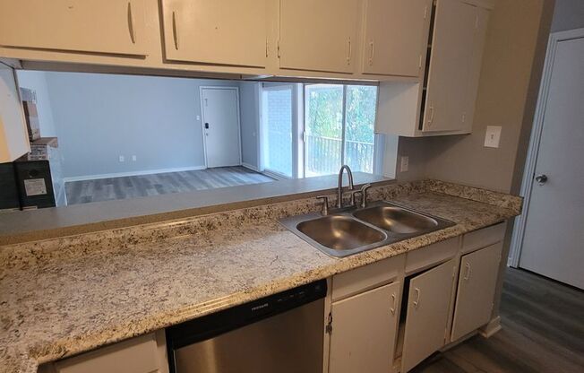 3 beds, 2 baths, 1,189 sqft, $1,200, Unit G7