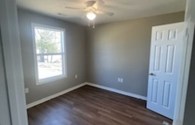 3 beds, 2 baths, $1,200