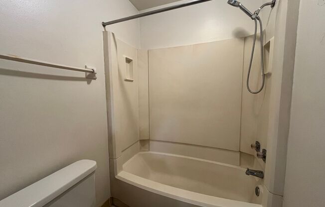 1 bed, 1 bath, $1,015, Unit 102