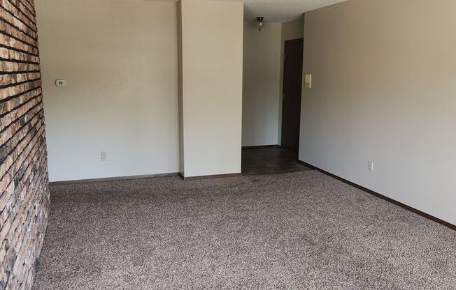 2 beds, 1.5 baths, 1,000 sqft, $900, Unit 05