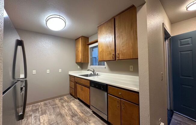 2 beds, 1 bath, $1,675, Unit 10