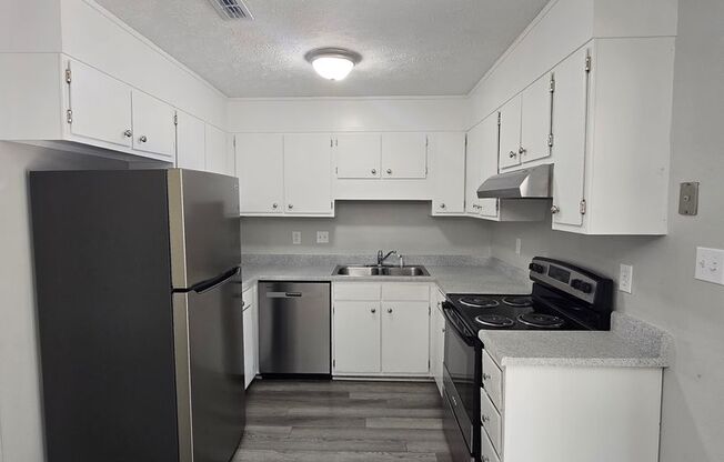 504 Mill Cove Court - Waters Edge Townhomes ~ SUMMER SPECIAL ~ UP TO $1000 off 1st Months Rent