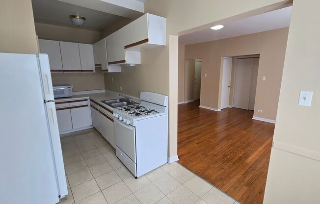 Studio, 1 bath, 550 sqft, $1,175, Unit 7722-3B