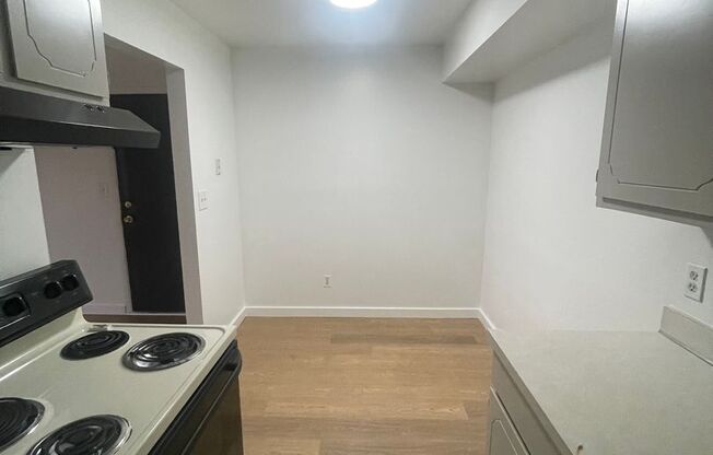 1 bed, 1 bath, 600 sqft, $1,095, Unit UNIT 204 *