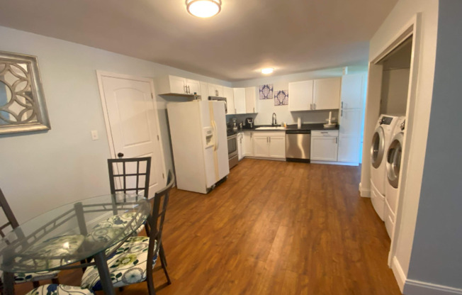 122 S PLEASANT ST