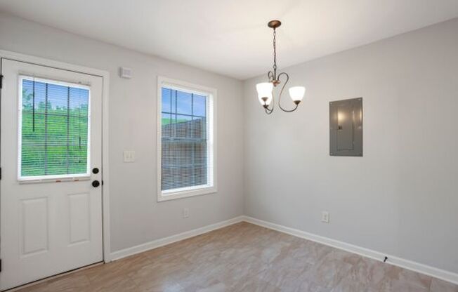 2 beds, 1.5 baths, 1,050 sqft, $1,300, Unit Memorial Drive - E