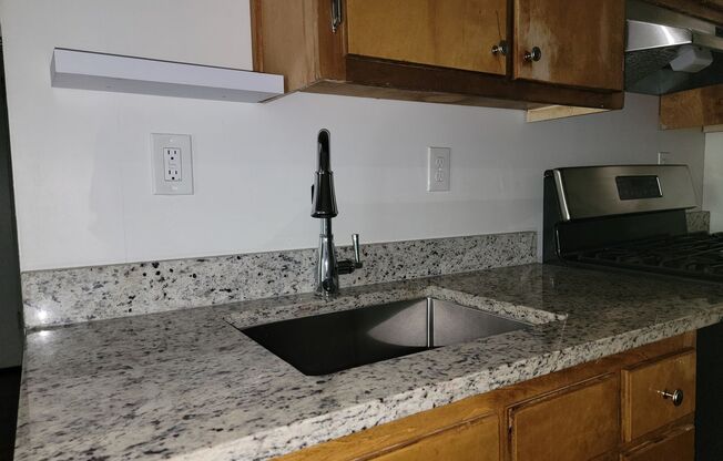 Renovated - Minutes ATL, East Point, College Park, Delta and Porsche Headquaters!