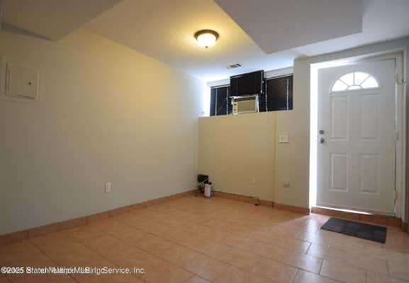 363 OAK AVE