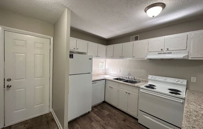 1 bed, 1 bath, 790 sqft, $1,195, Unit 148H