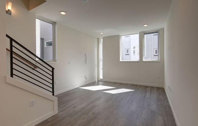 Stylish Capitol Hill Townhouse Living | 2 Bed + Den + Rooftop