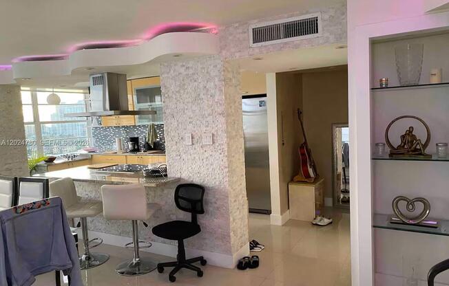 18081 BISCAYNE BLVD