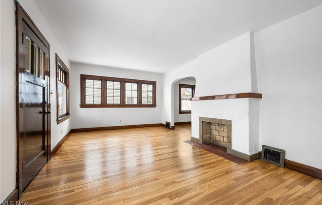 Beautiful 3 BR Single Family Home Garfield Heights