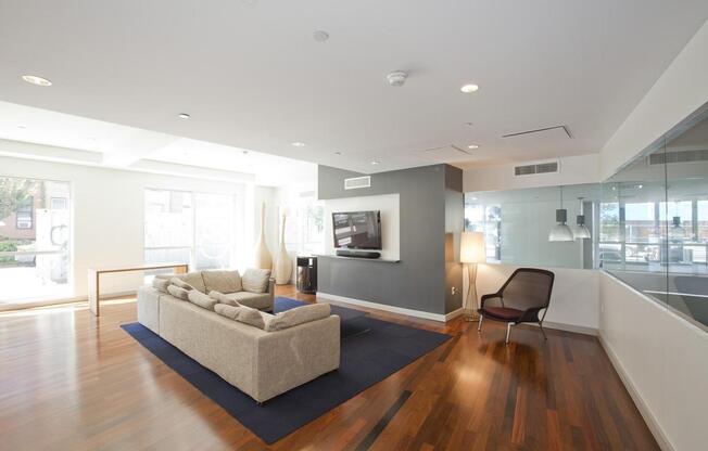 125 N 10 ST