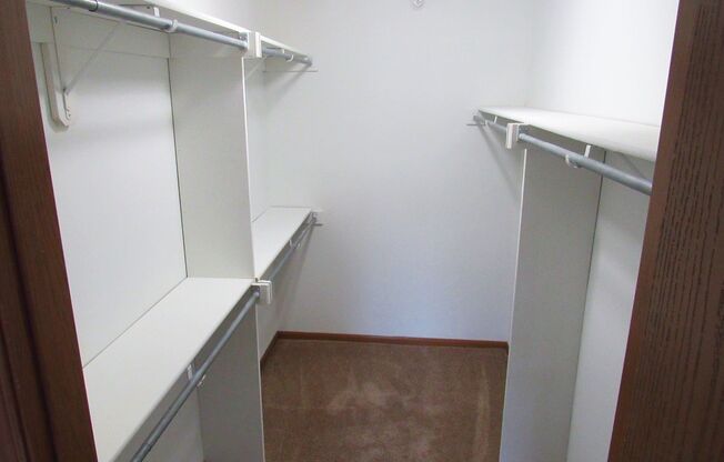 2 beds, 1 bath, 950 sqft, $936, Unit 1617