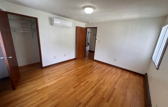 3 beds, 1 bath, 1,000 sqft, $3,000, Unit 2