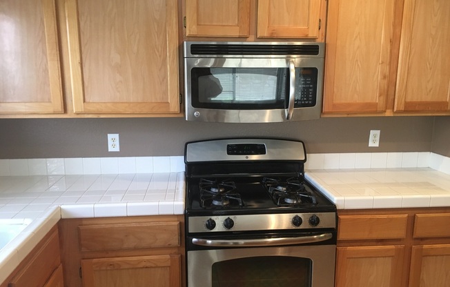 3 beds, 2 baths, $2,050