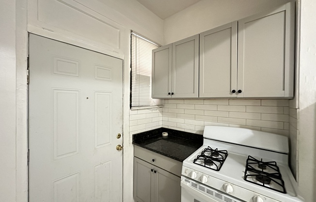 1319 5 W ESTES