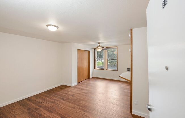 Studio, 1 bath, 400 sqft, $1,195, Unit B18