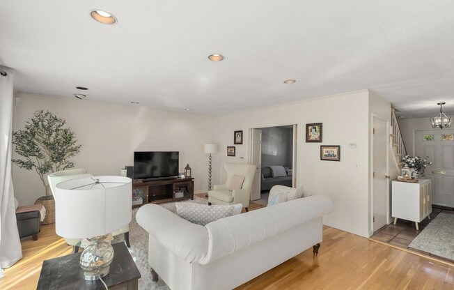 60 HAMMOND POND PKWY