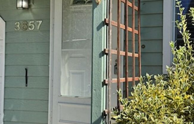 Spacious 3-Bedroom, 2.5-Bath Townhouse Near Churchill In Eugene!