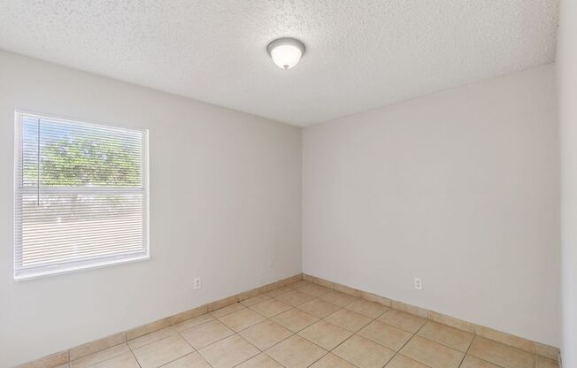 2853 SANFORD AVE
