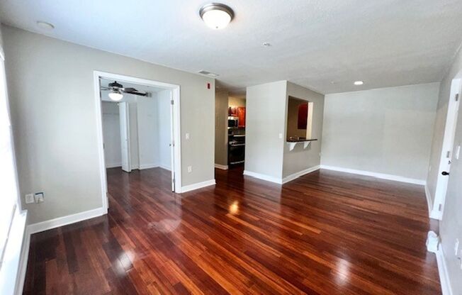 MOVE IN NOW!! Gated community Miriada! 1st floor 1X1.5 bath condo near pool area!!! Laminate wood flooring in living area and carpet in bedroom! Has washer & dryer! Gas stove & water heater!
