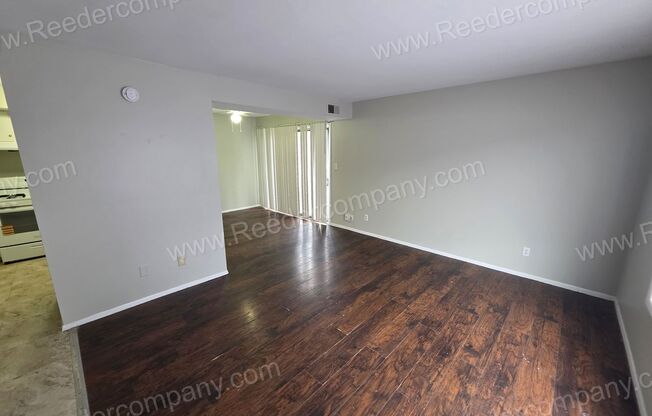 Spacious 3 Bedroom 1.5 Bath Townhome walking distance to Morton High School