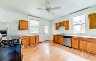 5 beds, 1.5 baths, $1,899, Unit Mt Washington