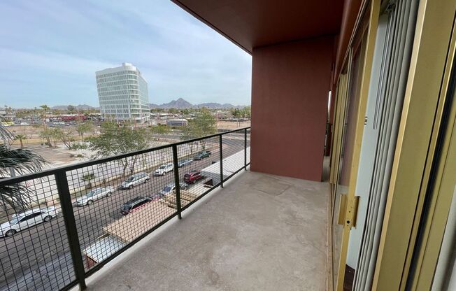 Studio, 1 bath, $900, Unit UNIT 4S